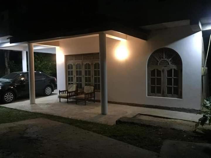 Tinu Homestay Mirissa Εξωτερικό φωτογραφία